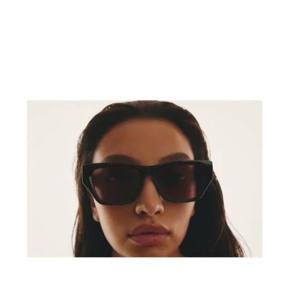 quay australia no apologies black brown square angled grommet detail sunglasses - Picture 8 of 10